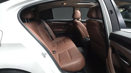 BMW 5 Series (F10) 520d xDrive 2014 12