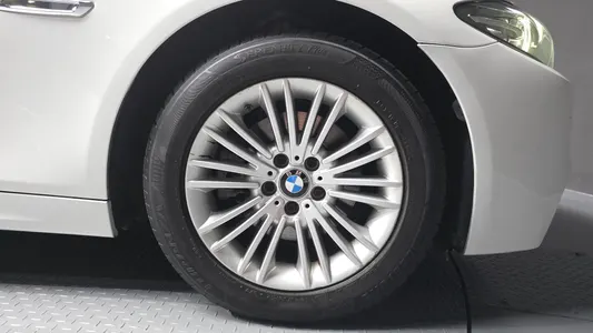 BMW 5 Series (F10) 520d xDrive 2014 21
