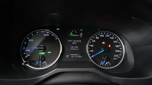 Toyota RAV4 5 2.5 2WD 2022 8