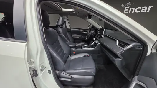 Toyota RAV4 5 2.5 2WD 2022 26