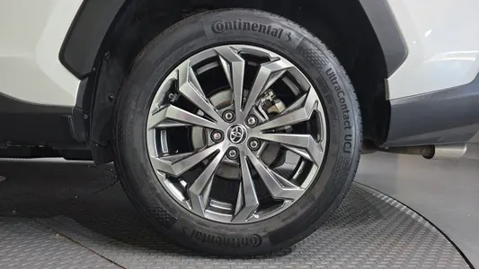 Toyota RAV4 5 2.5 2WD 2022 21
