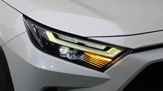 Toyota RAV4 5 2.5 2WD 2022 22