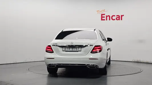 Mercedes-Benz E-Class W213 E300 2018 4