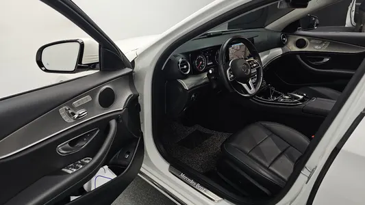 Mercedes-Benz E-Class W213 E300 2018 11