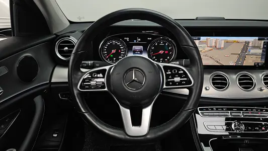 Mercedes-Benz E-Class W213 E300 2018 13