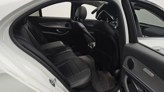 Mercedes-Benz E-Class W213 E300 2018 26
