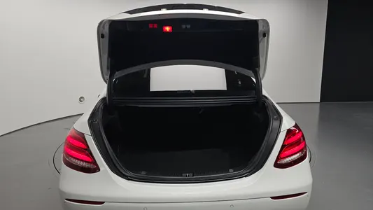 Mercedes-Benz E-Class W213 E300 2018 28