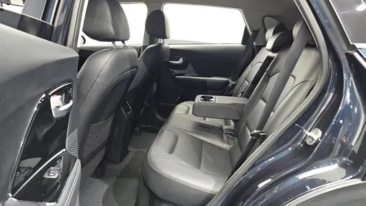 Kia Niro 2016 11