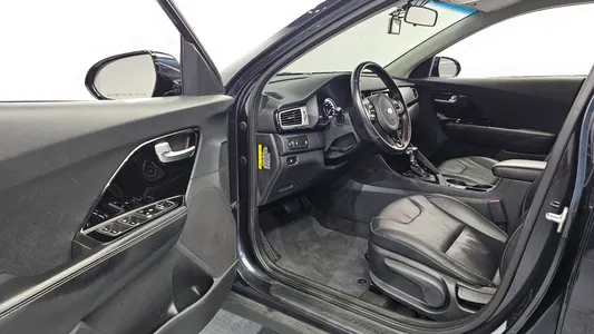 Kia Niro 2016 10