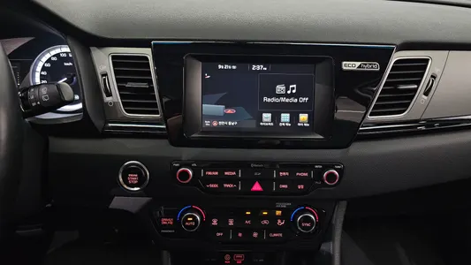 Kia Niro 2016 16