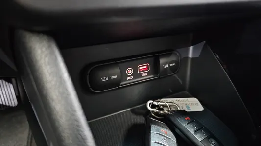 Kia Niro 2016 28
