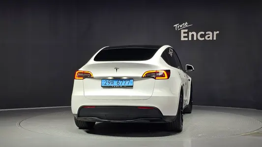 Tesla Y RWD 2021 4