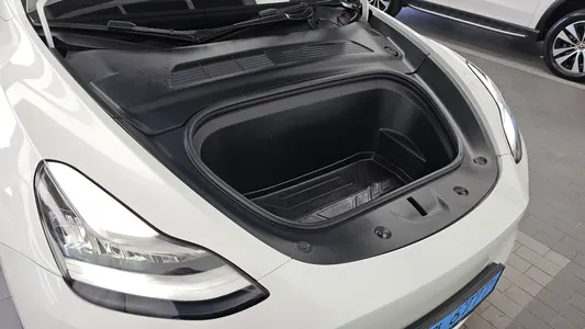 Tesla Y RWD 2021 6