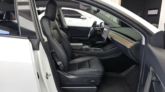 Tesla Y RWD 2021 11