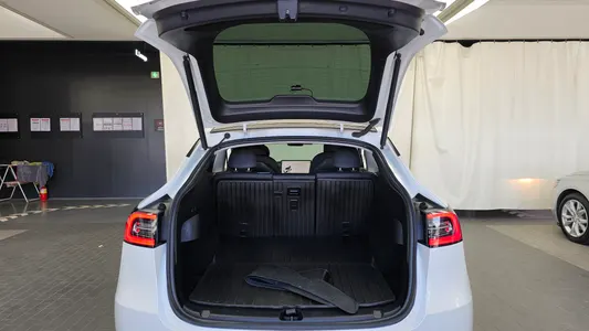 Tesla Y RWD 2021 20