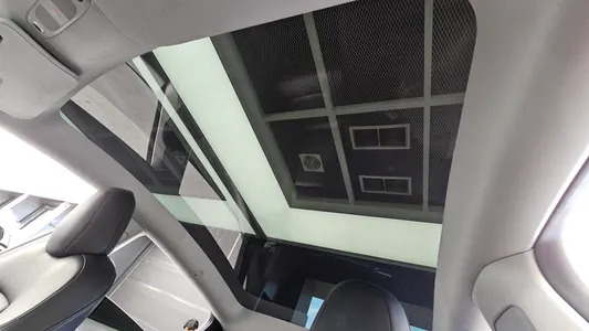 Tesla Y RWD 2021 19