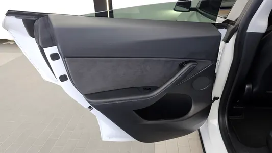 Tesla Y RWD 2021 25