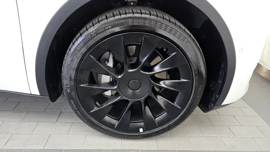 Tesla Y RWD 2021 21