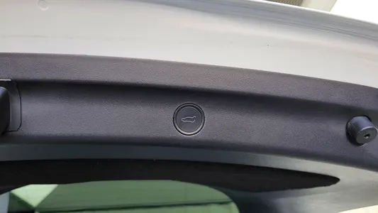 Tesla Y RWD 2021 32