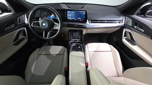 BMW iX2 (U10) eDrive 20 M 2024 7
