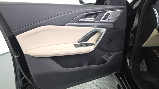 BMW iX2 (U10) eDrive 20 M 2024 24