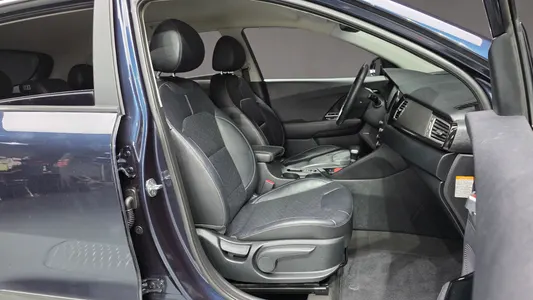 Kia Niro 2017 26