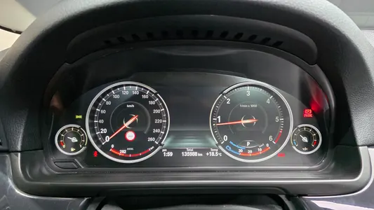 BMW 5 Series (F10) 520d 2013 8