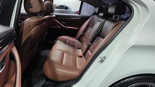 BMW 5 Series (F10) 520d 2013 11