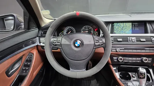 BMW 5 Series (F10) 520d 2013 13