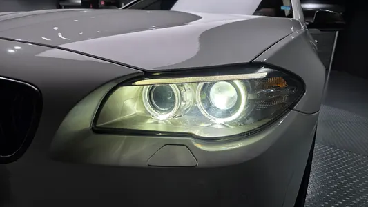 BMW 5 Series (F10) 520d 2013 22