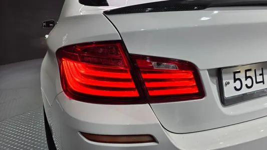 BMW 5 Series (F10) 520d 2013 23