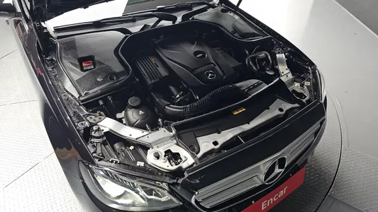 Mercedes-Benz E-Class W213 E200 2018 6