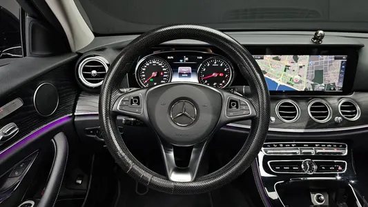 Mercedes-Benz E-Class W213 E200 2018 13