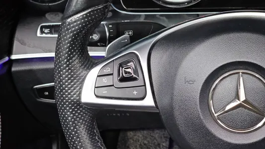 Mercedes-Benz E-Class W213 E220d 2018 16