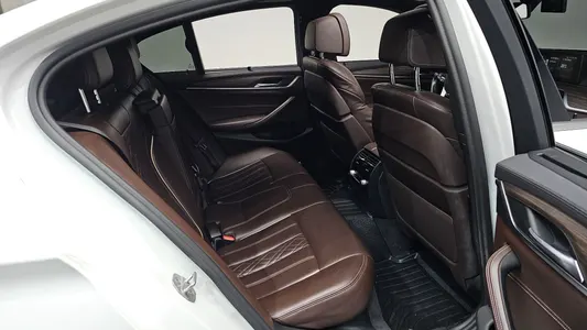 BMW 5 Series (G30) 520d M 2017 11