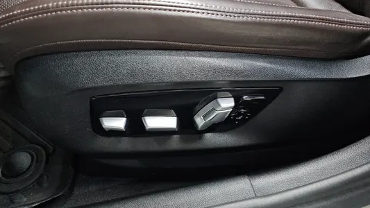 BMW 5 Series (G30) 520d M 2017 32