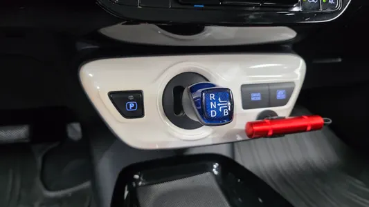 Toyota 4 1.8 E 2016 9