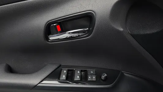Toyota 4 1.8 E 2016 27
