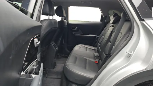Kia Niro 2016 12