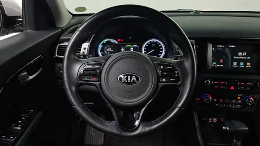 Kia Niro 2016 13