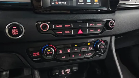 Kia Niro 2016 17