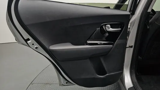 Kia Niro 2016 26