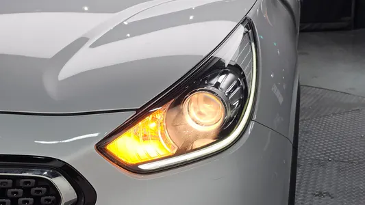Kia Niro 2016 23