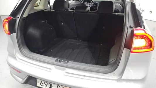 Kia Niro 2016 34