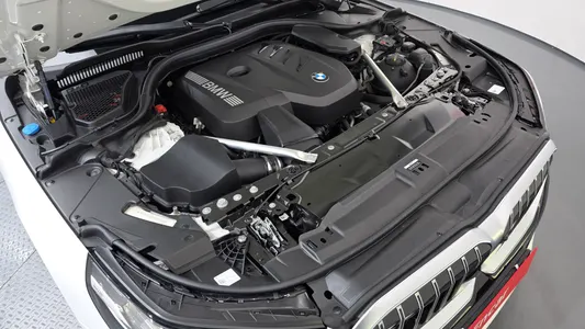BMW 5 Series (G60) 520i M 2025 6