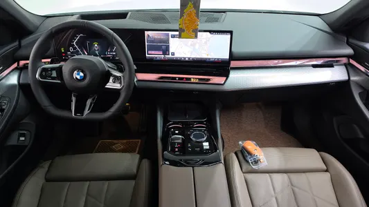 BMW 5 Series (G60) 520i M 2025 7