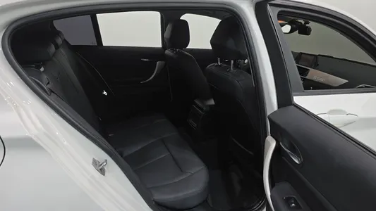 BMW 1 Series (F20) 118d 5 2018 11