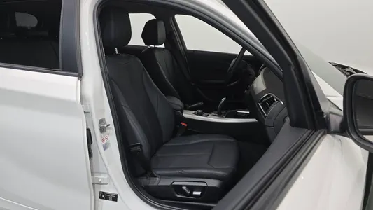 BMW 1 Series (F20) 118d 5 2018 26
