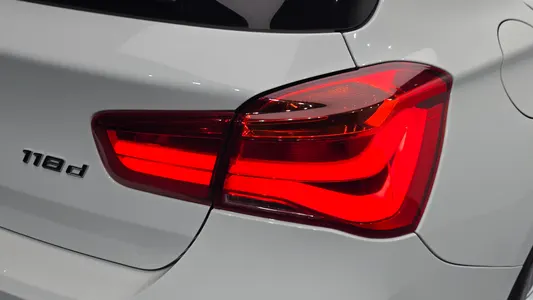 BMW 1 Series (F20) 118d 5 2018 23