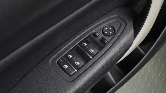BMW 1 Series (F20) 118d 5 2018 28